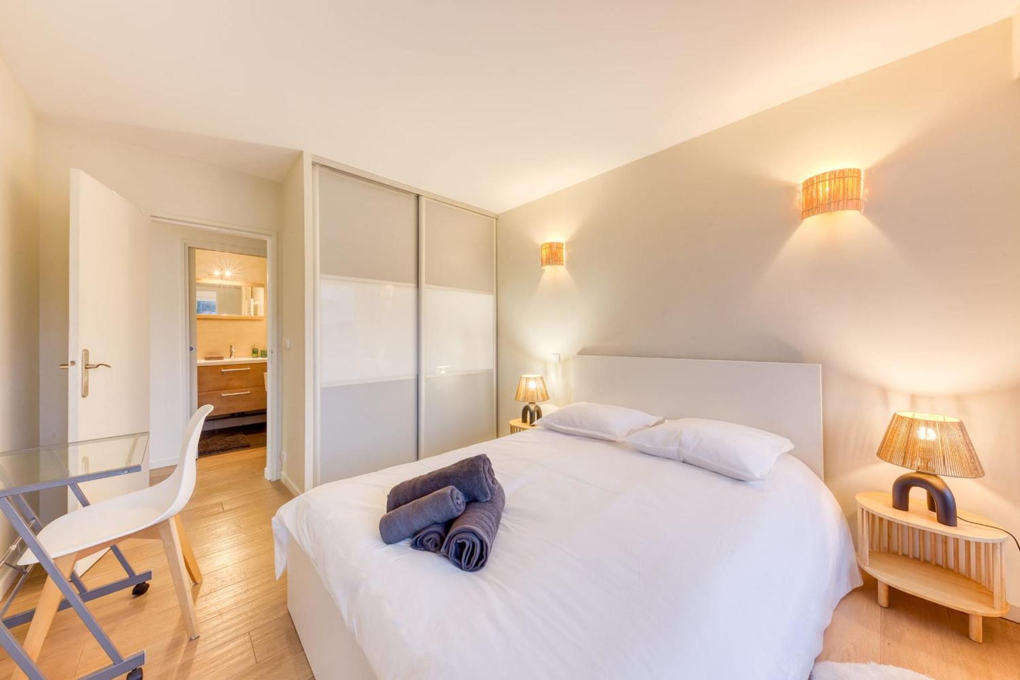 Grand Appartement Spacieux - Proche Paris Sevres Ngoại thất bức ảnh