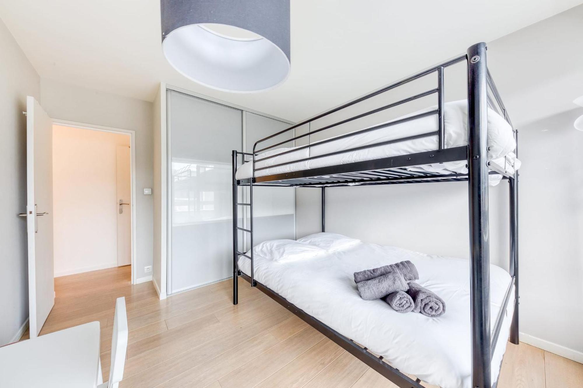 Grand Appartement Spacieux - Proche Paris Sevres Ngoại thất bức ảnh