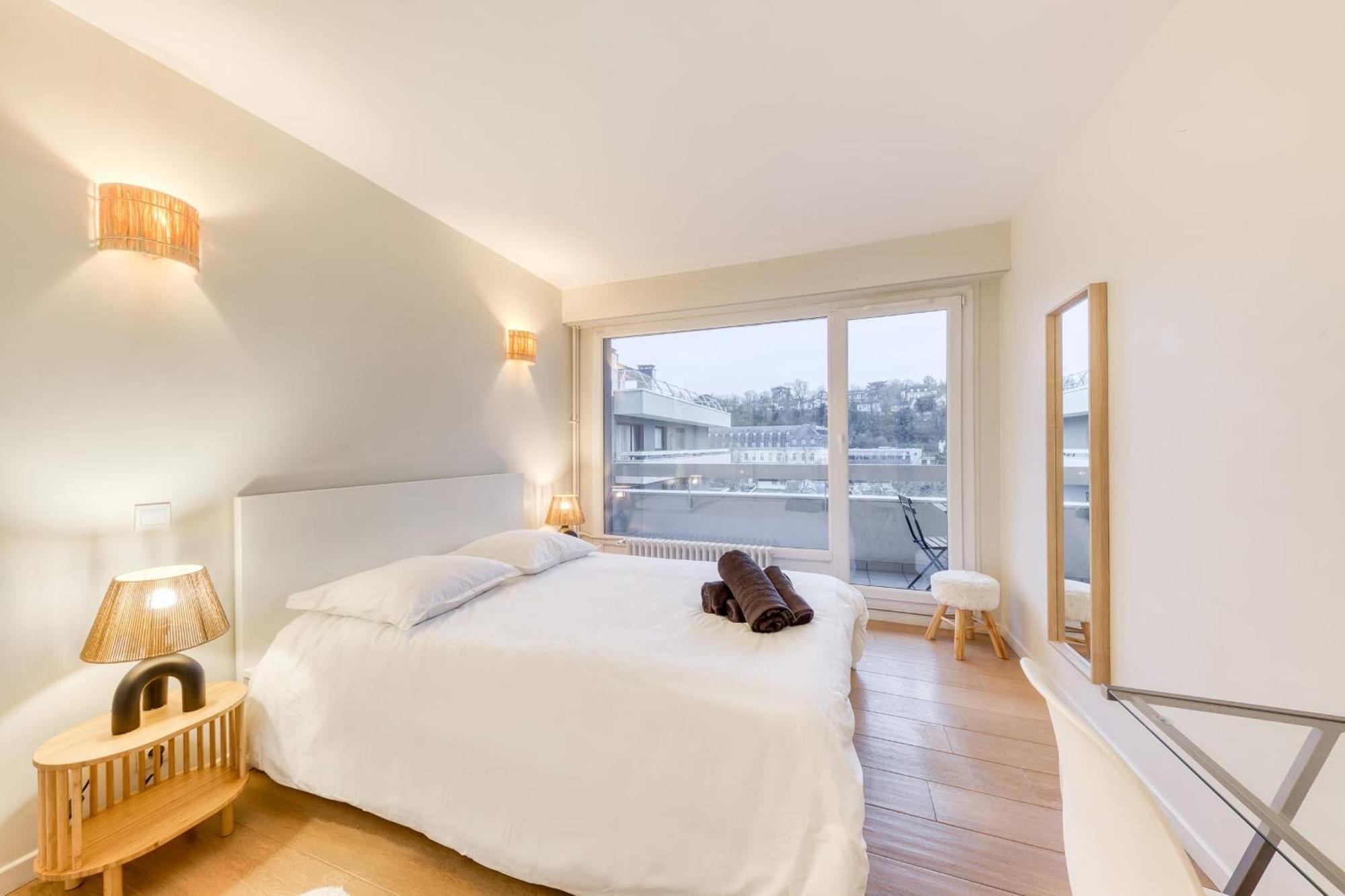 Grand Appartement Spacieux - Proche Paris Sevres Ngoại thất bức ảnh